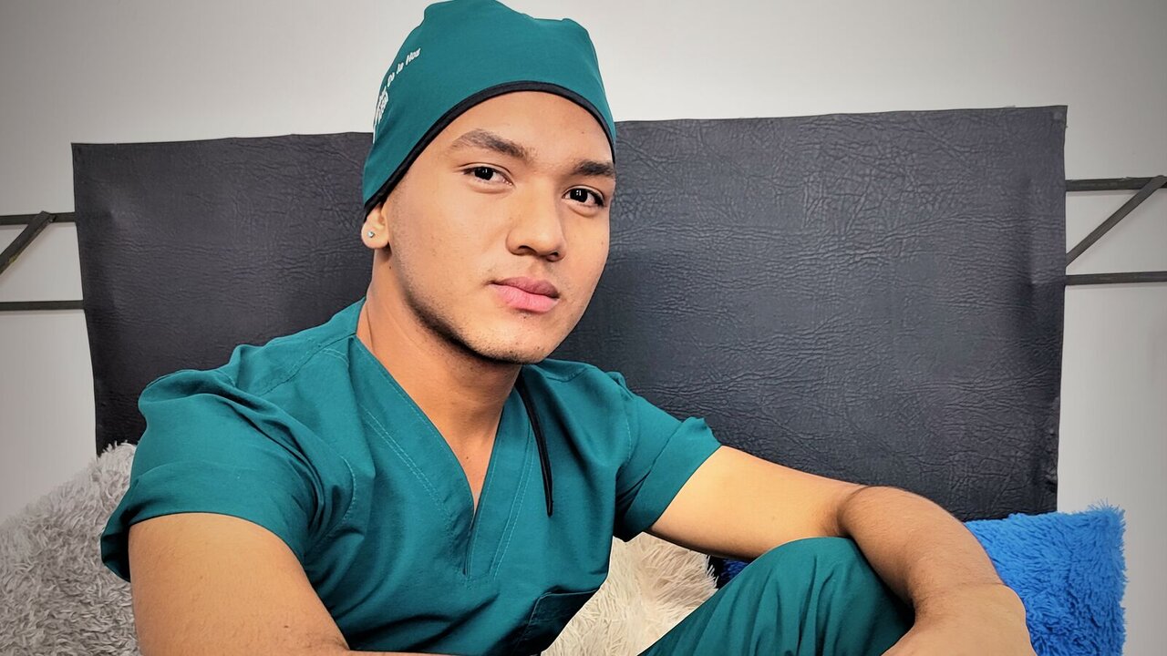 Live Porn Camera of DylanLarson