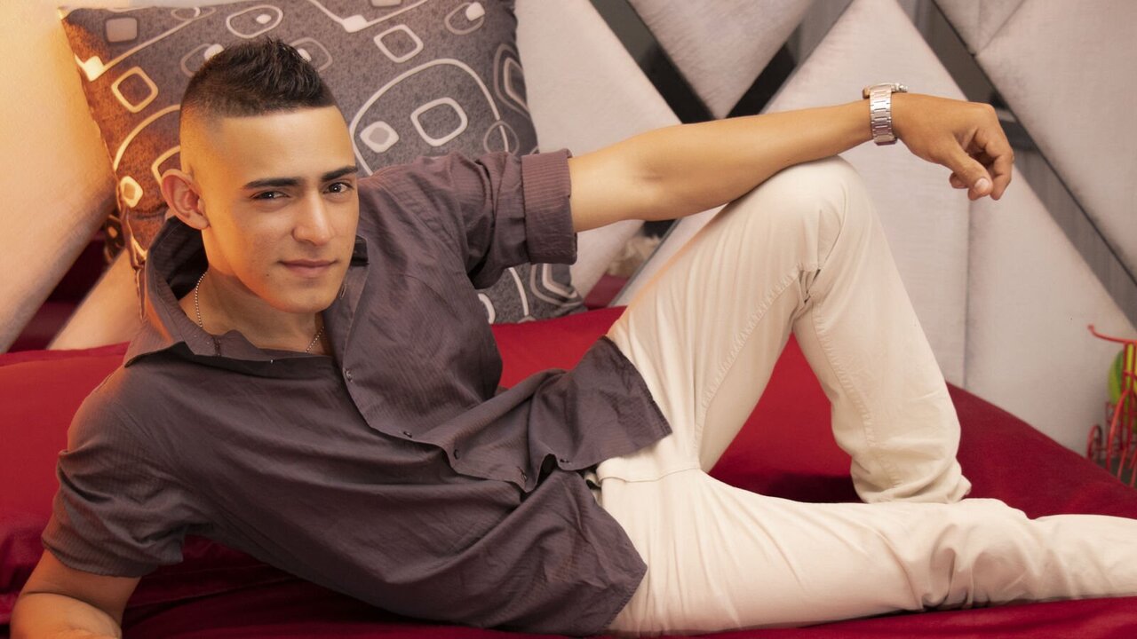 Live Porn Camera of LoganThomson