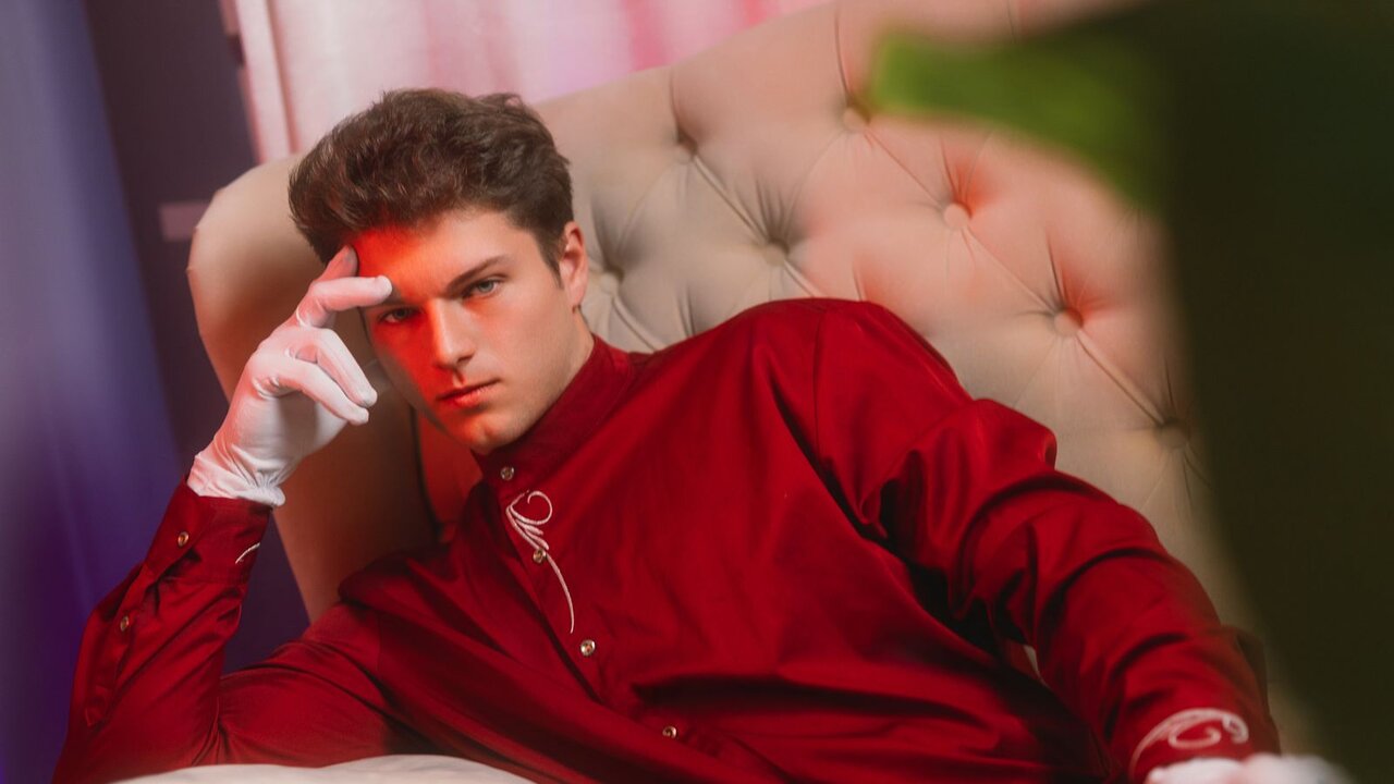 Live Porn Camera of OscarWise