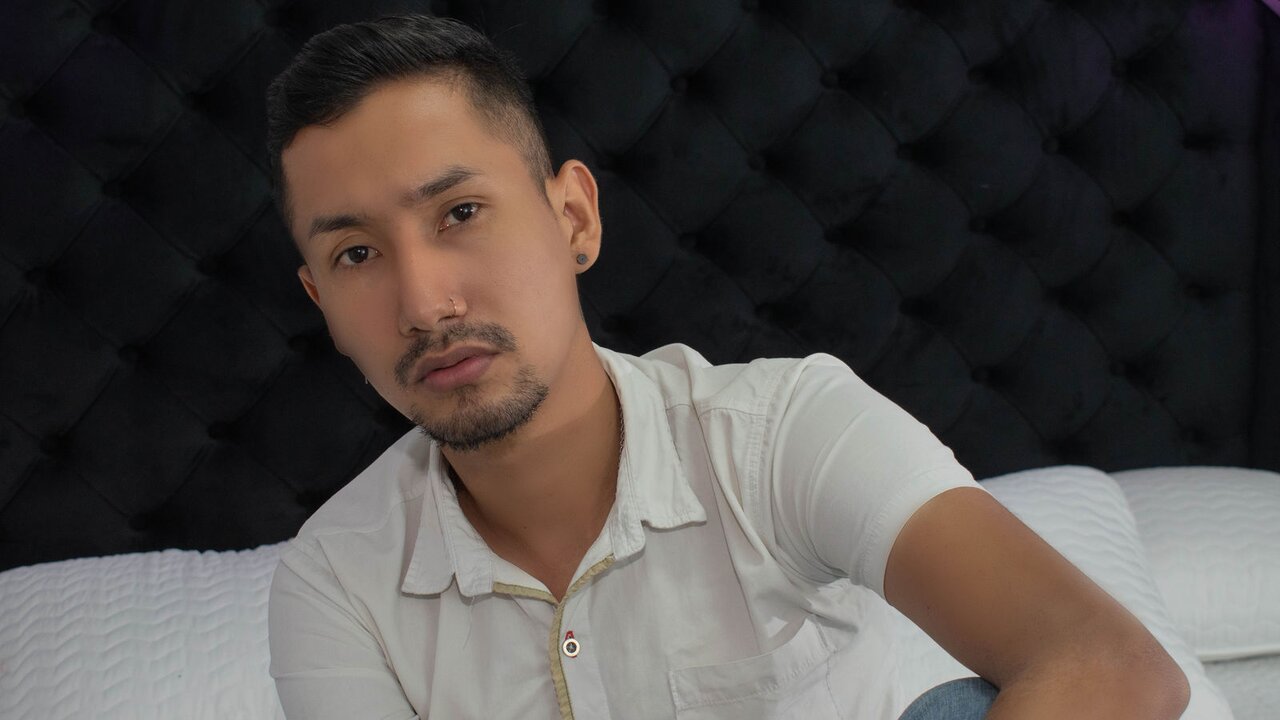 Live Porn Camera of RichardWest