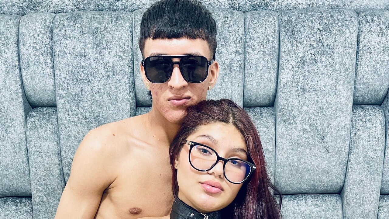 Live Porn Camera of MilliaAndDereck