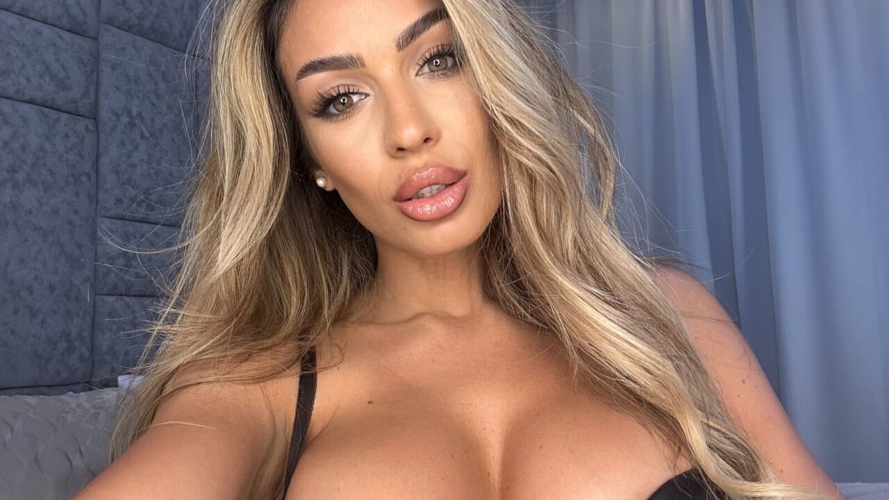 Live Porn Camera of ArianaKroft