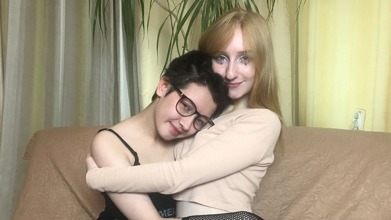 Live Porn Camera of AbbyAndEnni